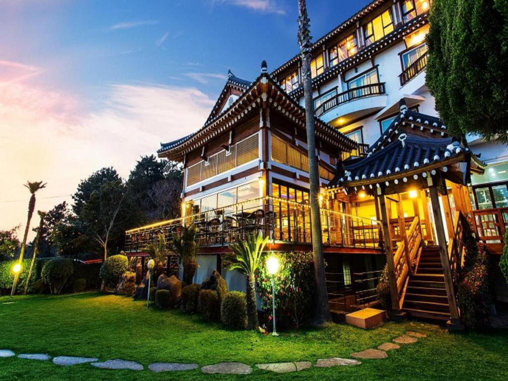 Hallagung Seogwipo Exterior foto